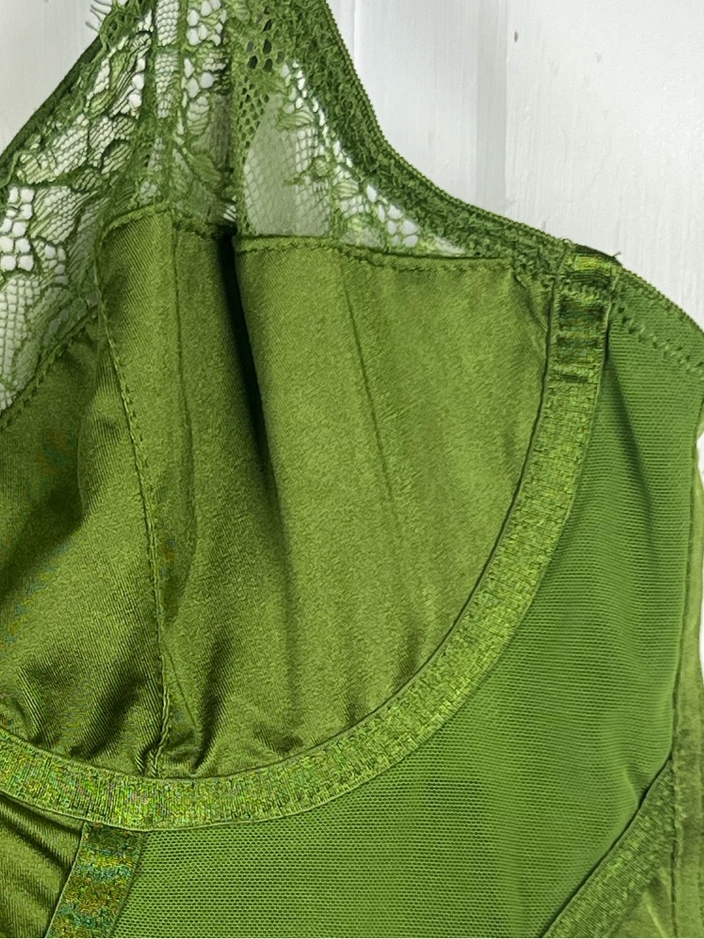 Victoria’s Secret Longline Bralette In Vibrant Olive Green Underwire Size XS - Picture 2 of 5